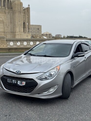 Hyundai Sonata-1