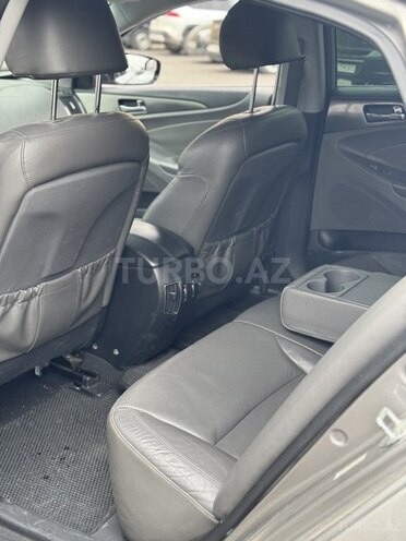 Hyundai Sonata-10