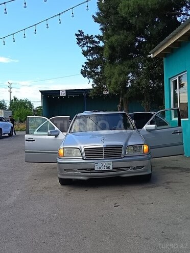 Mercedes C 230-1