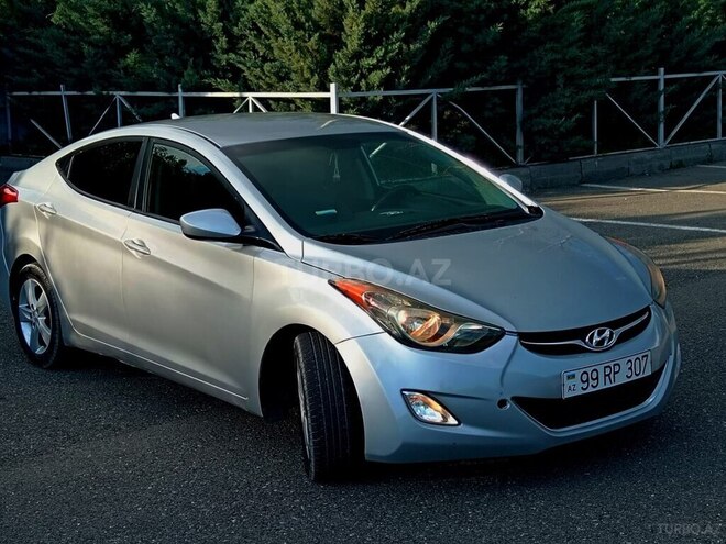 Hyundai Elantra-2