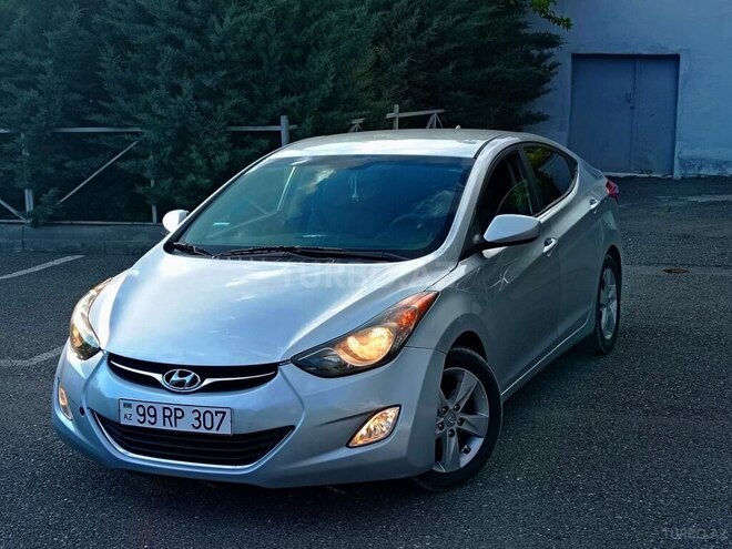 Hyundai Elantra-1