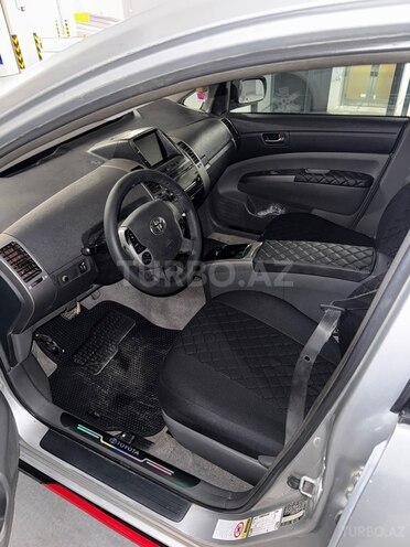 Toyota Prius-9