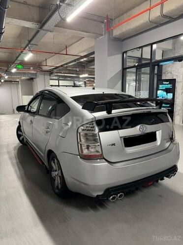 Toyota Prius-5