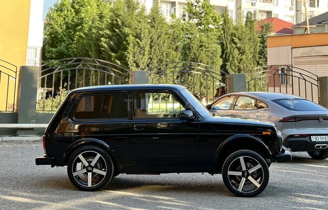 LADA (VAZ) Niva-6