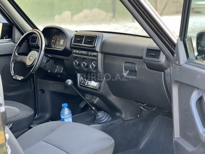 LADA (VAZ) Niva-11