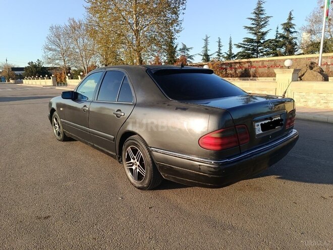 Mercedes E 220-6