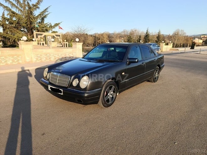 Mercedes E 220-2