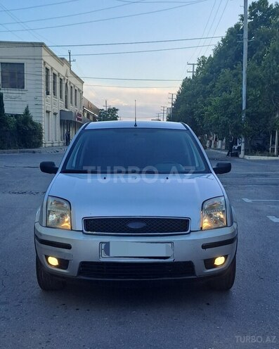 Ford Fusion-1