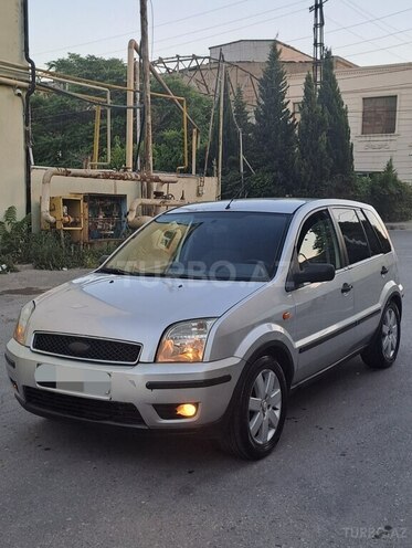 Ford Fusion-2