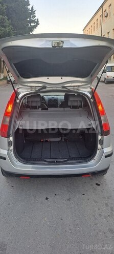Ford Fusion-5