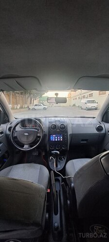 Ford Fusion-6