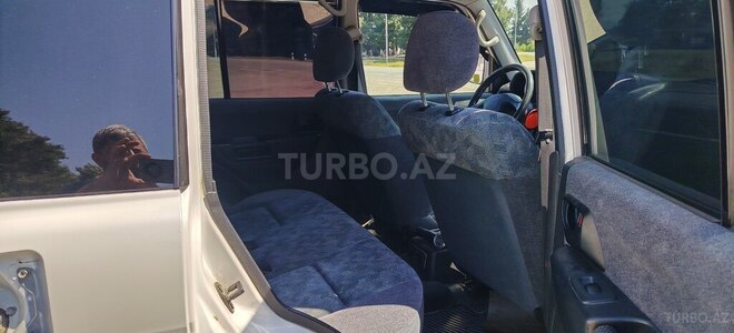 Mitsubishi Pajero io-8