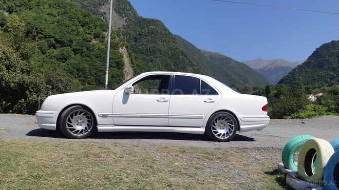 Mercedes E 320-4