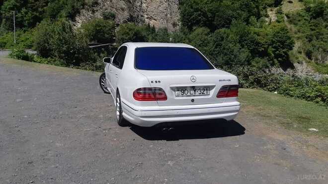 Mercedes E 320-3