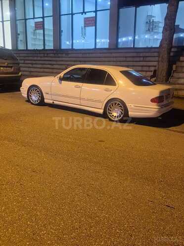Mercedes E 320-7