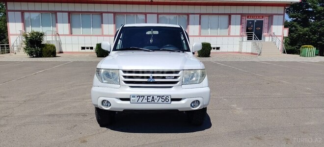 Mitsubishi Pajero io-5