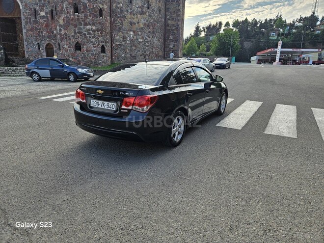 Chevrolet Cruze-17