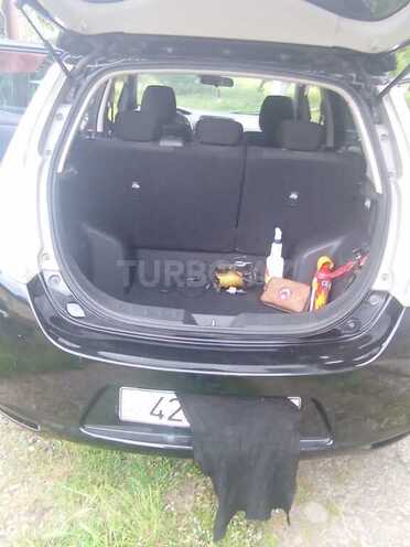 Nissan Leaf-8