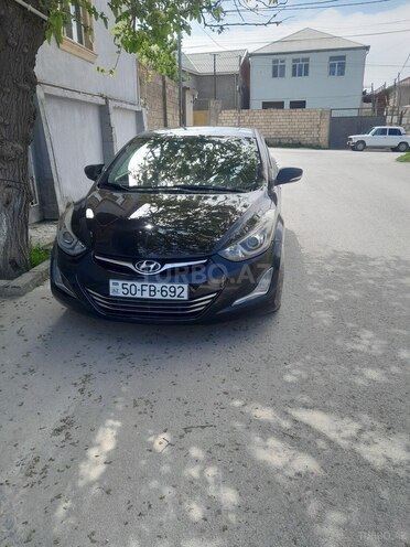 Hyundai Elantra-1