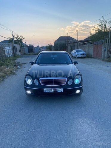 Mercedes E 220-1
