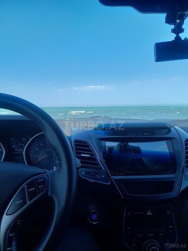 Hyundai Elantra-4