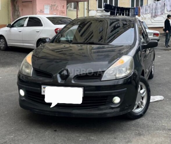 Renault Clio-2