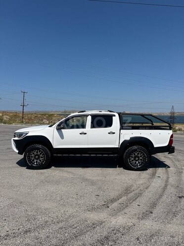 Toyota Hilux-7