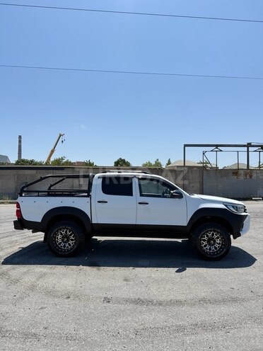 Toyota Hilux-3