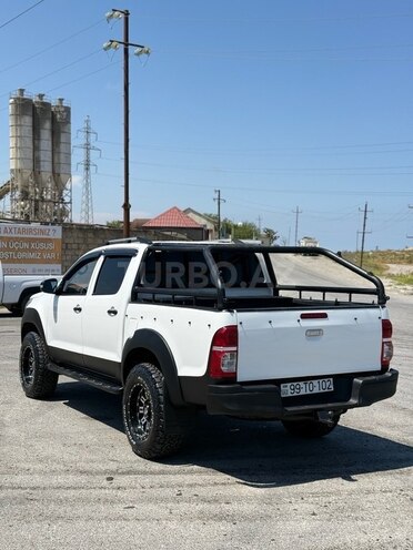 Toyota Hilux-6