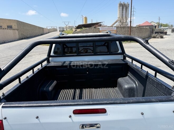 Toyota Hilux-12