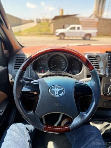 Toyota Hilux-15