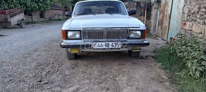 GAZ 3102 "Volga"-1