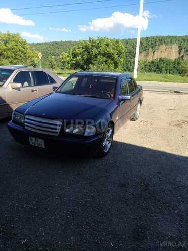 Mercedes C 200-1