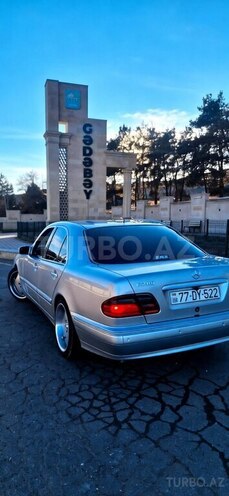 Mercedes E 280-4