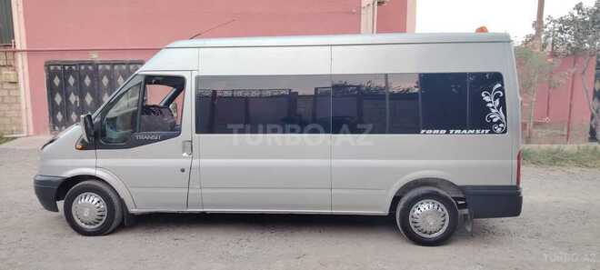 Ford Transit-4
