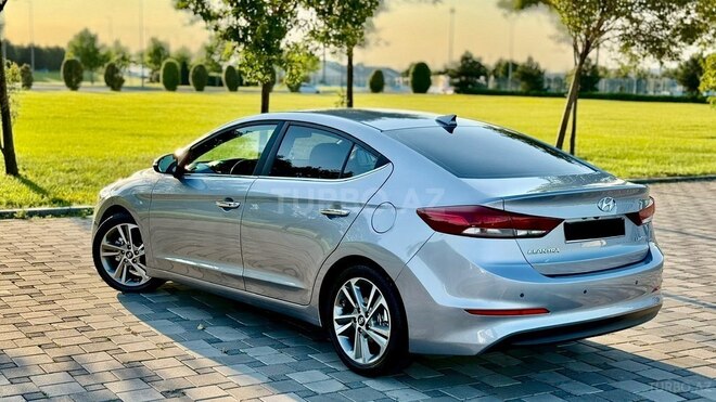 Hyundai Elantra-7