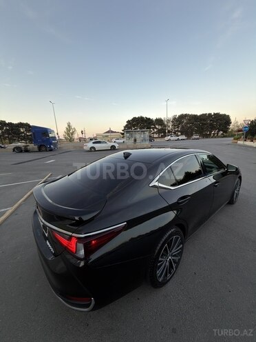 Lexus ES 300h-9