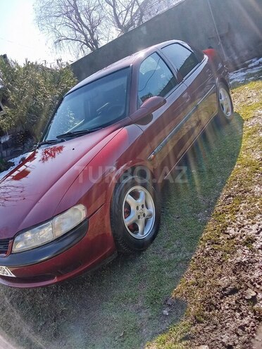 Opel Vectra-4