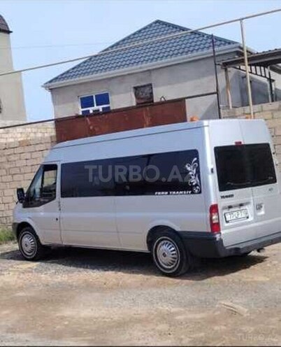 Ford Transit-9