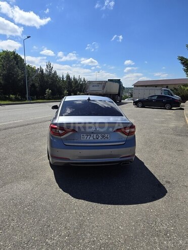 Hyundai Sonata-4