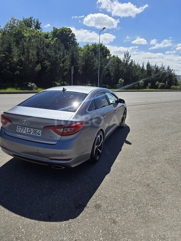 Hyundai Sonata-5
