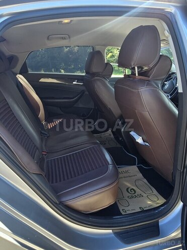 Hyundai Sonata-9