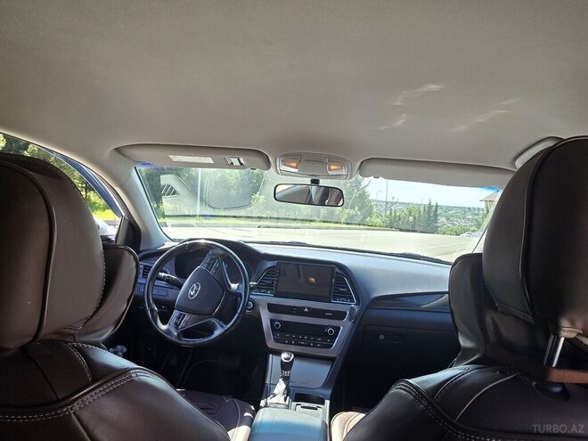 Hyundai Sonata-10