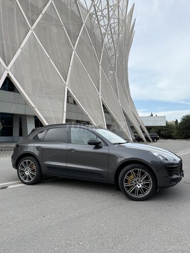 Porsche Macan S-2