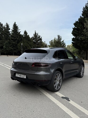 Porsche Macan S-5
