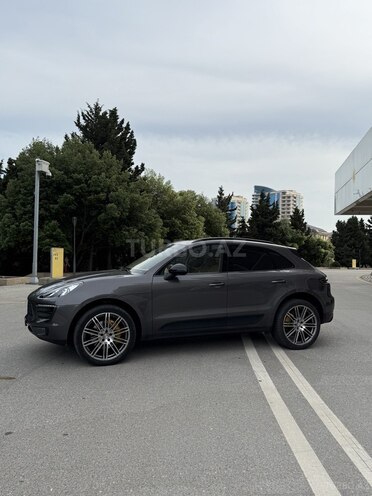 Porsche Macan S-3