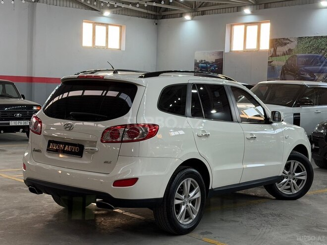 Hyundai Santa Fe-6