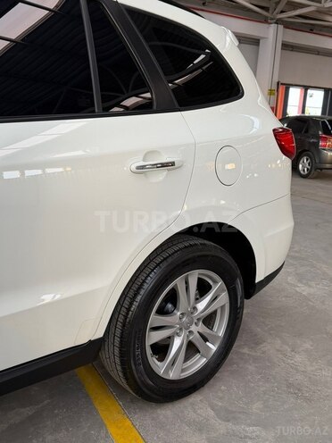 Hyundai Santa Fe-13