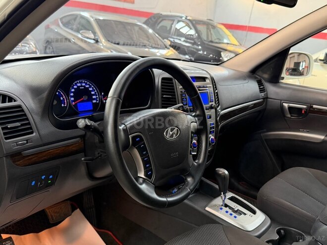 Hyundai Santa Fe-15
