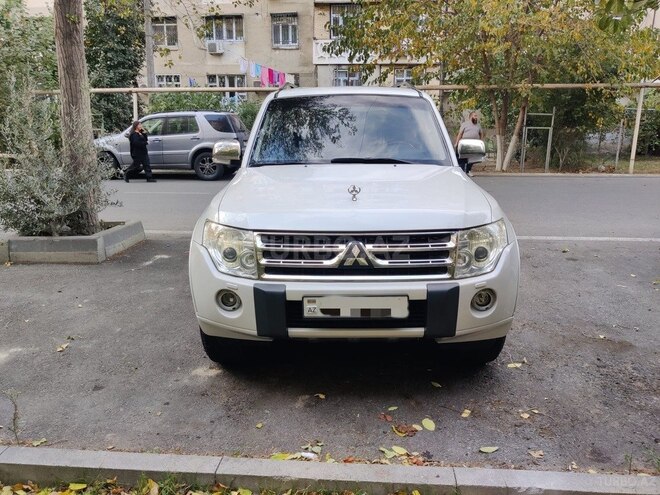 Mitsubishi Pajero-1